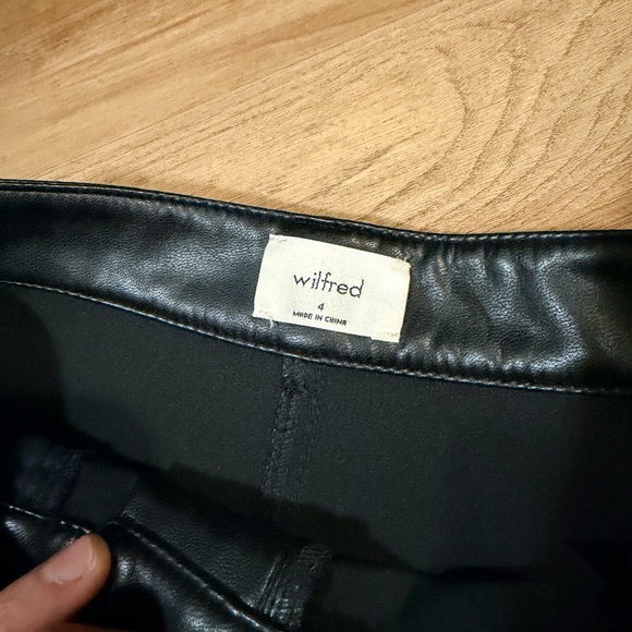 ARITZIA Wilfred Rebel Vegan Leather High Rise Straight Leg Pants Black Size 4 - Picture 5 of 12